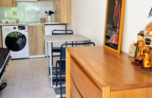 Saint-Leu-la-Foret Apartment | Studio Saint-Leu-la-Forêt, studio flat, 2 persons
