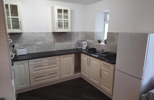 Winterton-on-Sea Apartment | Studio Sleeps 2 with On-site Parking