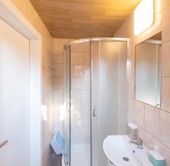 Ljubljana Apartment | Studio Southwest 3 with AirCon & FREE Parking