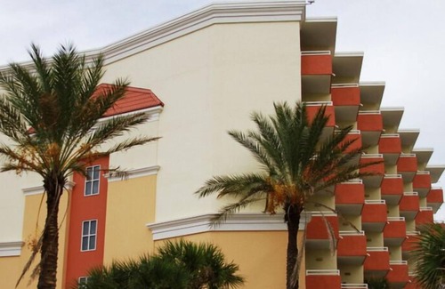 Bostroms Apartment | Studio Suite at Oceanfront Resort w/ Pool, Beach & Free WiFi!
