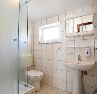 Sukosan Apartment | Studio Sukosan 6131c