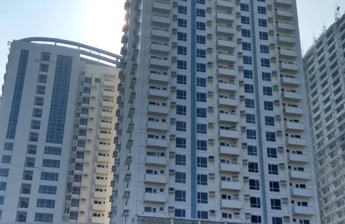Santa Cruz Condo | Studio Unit with Balcony in Manila