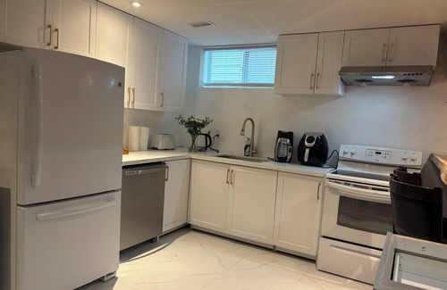 Grand River South Apartment | Studio unit with one bedroom double bed and one sofa bed