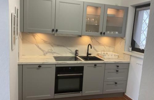 Vira Apartment | Studio Viramonte - charmantes Apartment mit Pool & Seeblick