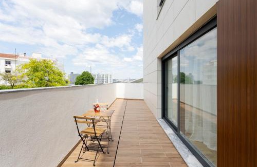 Campanha Apartment | Studio w/Terrace, Pool & Gym | Antas by Host Wise