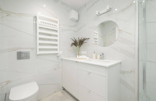 Uniescie Apartment | Studio With Swimming Pool by Renters