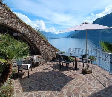 Riva di Solto Apartment | Studio Zu - Lakeside Apartment