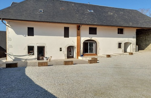 Vaulx Apartment | Studios Dans Ferme Rénovée au Calme à 15 Minutes D'annecy