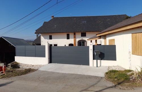 Vaulx Apartment | Studios Dans Ferme Rénovée au Calme à 15 Minutes D'annecy