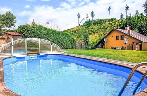 Stare Buky House | Stunning private villa for 10 people with WIFI, hot tub, private pool, TV, terrace and pets allo.