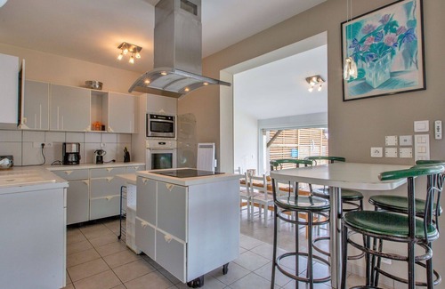 Vieux-Boucau-les-Bains House | Stunning villa for 8 people with private pool, WIFI, TV and patio