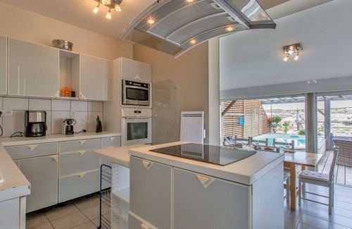 Vieux-Boucau-les-Bains House | Stunning villa for 8 people with private pool, WIFI, TV and patio