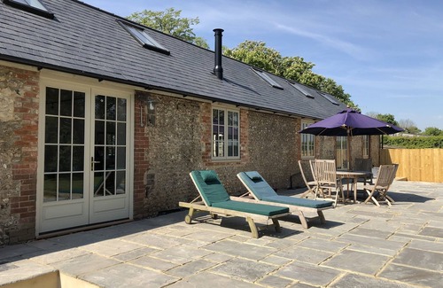 Winchester House | Stunning 19th century barn conversion in gorgeous Hampshire countryside