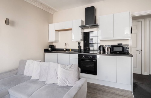 Cheltenham Apartment | Stunning 2 Bed in Centre of Cheltenham