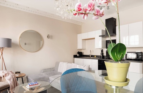 Cheltenham Apartment | Stunning 2 Bed in Centre of Cheltenham