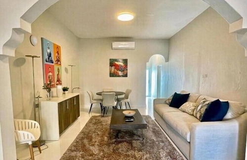 Parque Hotel | Stunning 3-Bedroom Beachside Apartment