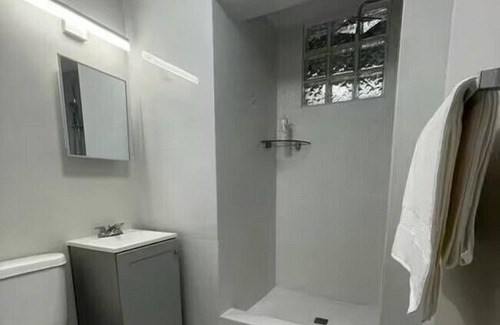 Parque Hotel | Stunning 3-Bedroom Beachside Apartment