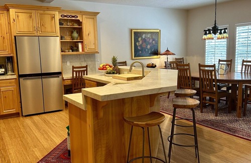 South Snyderville Basin House | Stunning 3 bedroom ski house near The Canyons Base of Park City!