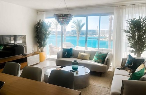 Al Alamayn Apartment | Stunning 3-BR Marina Marassi
