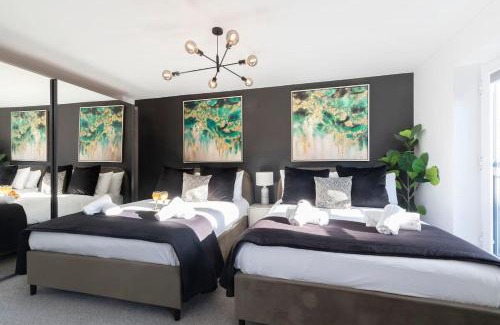 Cheltenham House | Stunning 4 Bed 3 Bathroom Home