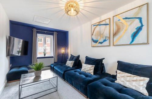 Cheltenham House | Stunning 4 Bed 3 Bathroom Home