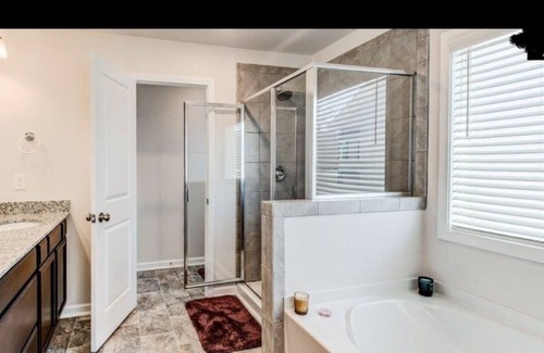 Elgin House | STUNNING 4 bedrooms minimalist home