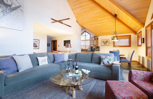 Village North Villa | Stunning 4BR Chalet w/Private Hot Tub & Garage!