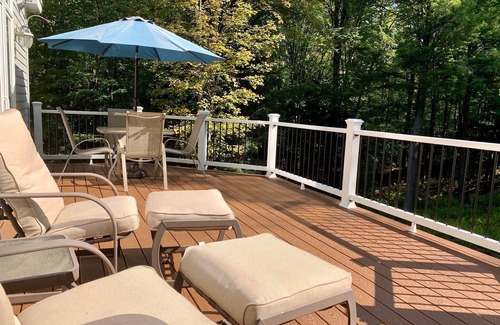 West Hartford House | Stunning 6 BR/4.5 BA with 7-person hot tub, pool table and EV charger