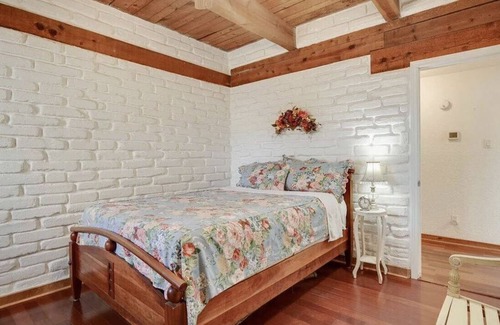 Corrales House | Stunning adobe home in the heart of Corrales.