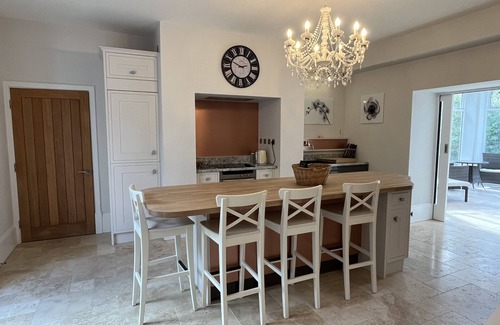 Holworth Villa | Stunning and luxurious Manor House holiday home