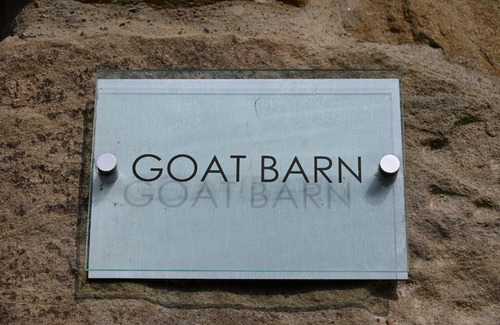 Woodhorn House | Stunning Barn Conversion next to Horse Field sleeps 10