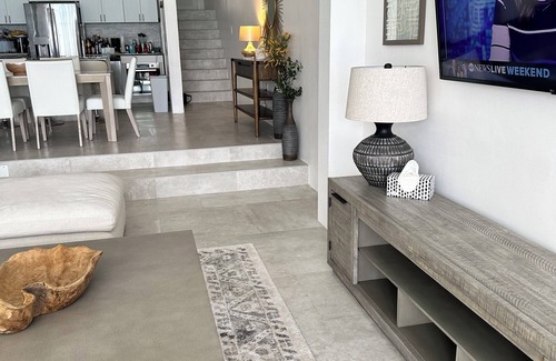 Pelican Key Villa | Stunning Beach Front Villa With Infinity Pool