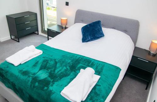 Bordesley Apartment | Stunning Central Birmingham 2 Bed Apartment