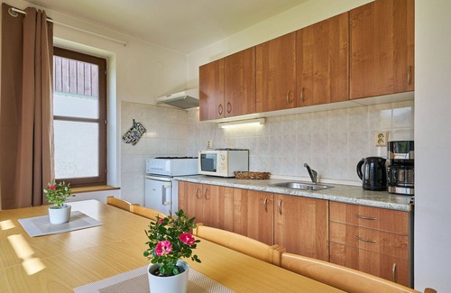 Starkov House | Stunning private villa for 6 people with pool, WIFI, TV, patio, pets allowed and panoramic view