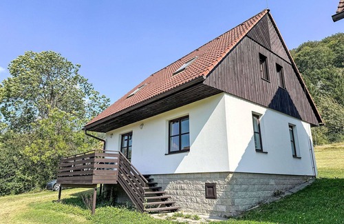 Starkov House | Stunning private villa for 8 people with WIFI, pool, TV, patio, pets allowed and panoramic view