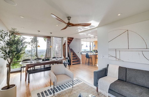Del Mar Heights House | Stunning Del Mar Home w/Deck - 1 Mile to Beach