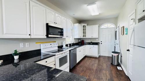 Murrells Inlet Apartment | Stunning duplex in Murrells Inlet A