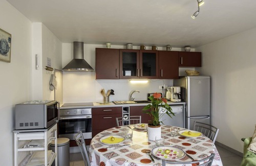 Saint-Pierre-en-Port House | Stunning private villa for 4 guests with TV