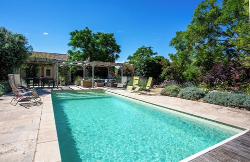 Neffies Apartment | Stunning Gite with Private Pool and Large Garden