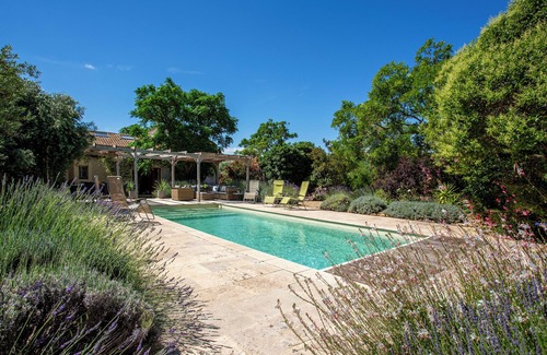 Neffies Apartment | Stunning Gite with Private Pool and Large Garden