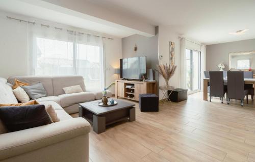 Esquay-Notre-Dame House | Stunning Home In Esquay-Notre-Dame