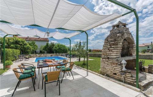 Nova Vas House | Stunning Home In Brtonigla With Kitchen