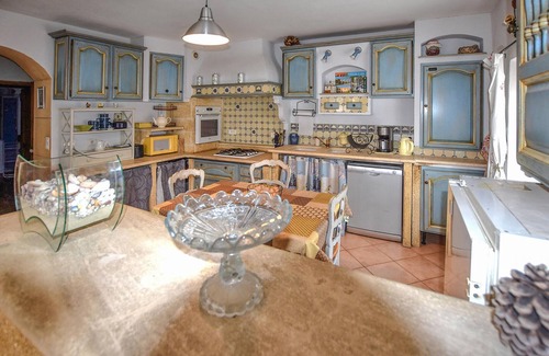 Codolet House | Stunning home in Codolet