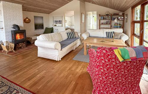 Handrup Strand House | Stunning Home In Ebeltoft With Wifi