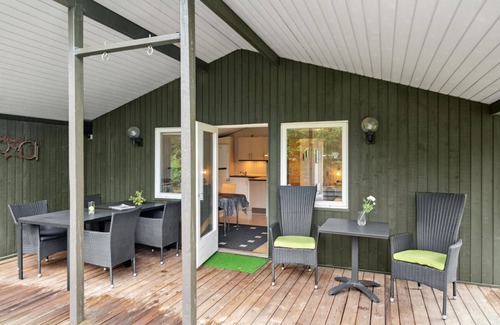 Farvang House | Stunning home in Fårvang with WiFi