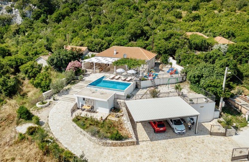 Podi House | Stunning home in Herceg Novi with WiFi