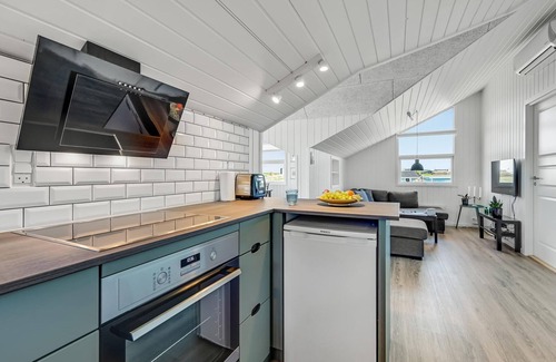 Lemvig House | Stunning home in Lemvig with WiFi