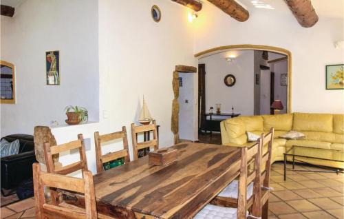 Maubec House | Stunning Home In Maubec With Wifi