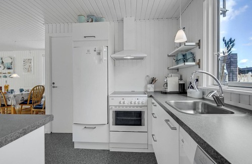 Frolunde House | Stunning home in Slagelse with kitchen