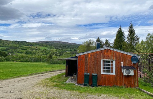 Nesset House | Stunning home in Eidsvåg i Romsdal